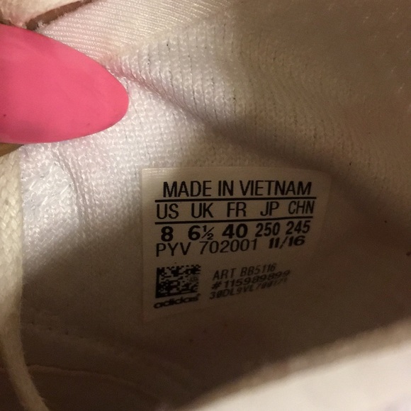 Adidas shoes - Picture 4 of 4